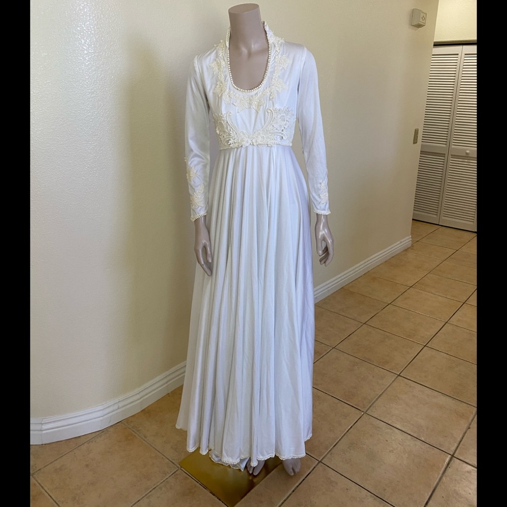 Vintage wedding dress size 8